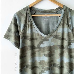 NEW AE Camo V-Neck T-Shirt